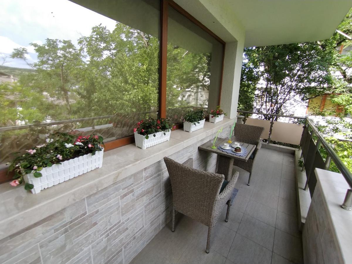 Апартамент Лукс Царевец-Център Veliko Tárnovo Exterior foto