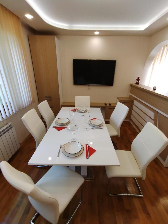 Апартамент Лукс Царевец-Център Veliko Tárnovo Exterior foto